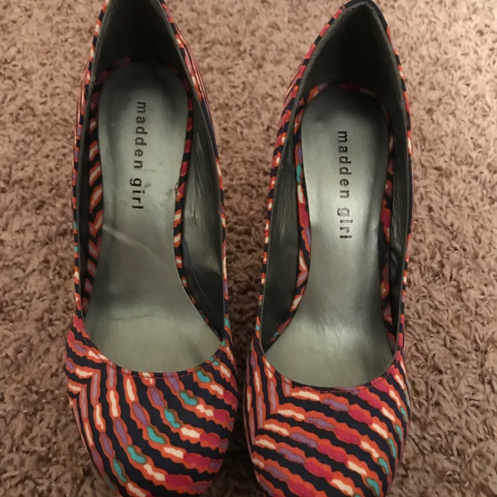Madden Girl Wedges
